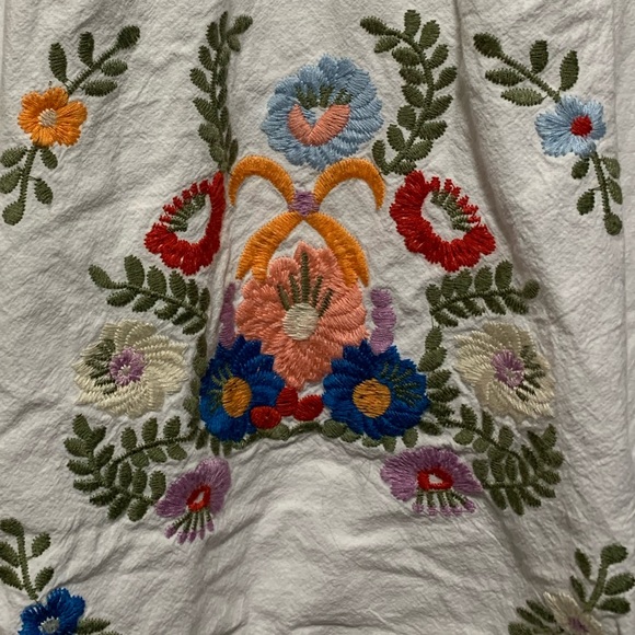 Embroidered Blouse - Picture 2 of 4
